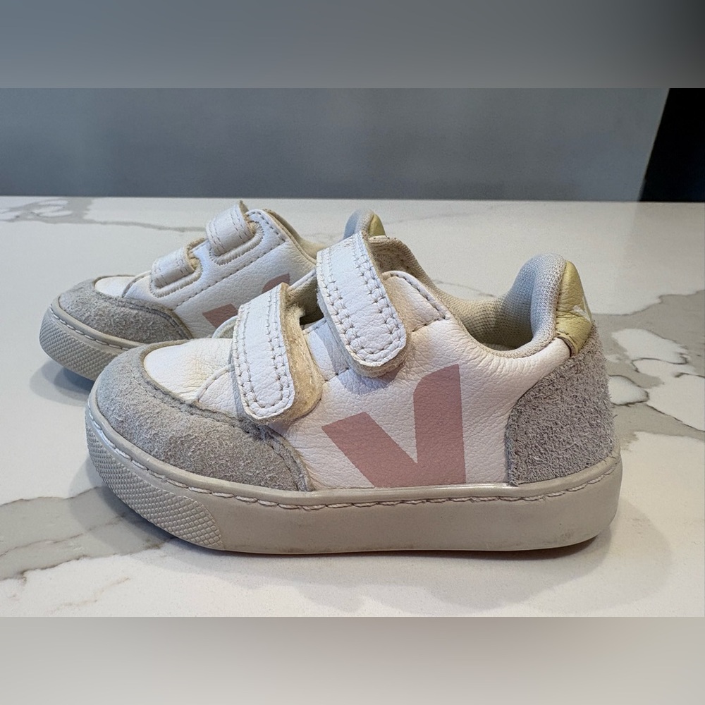 VEJA Kids V-12 Velcro Leather Sneakers | Tennis | Size 7 toddler / leather pink